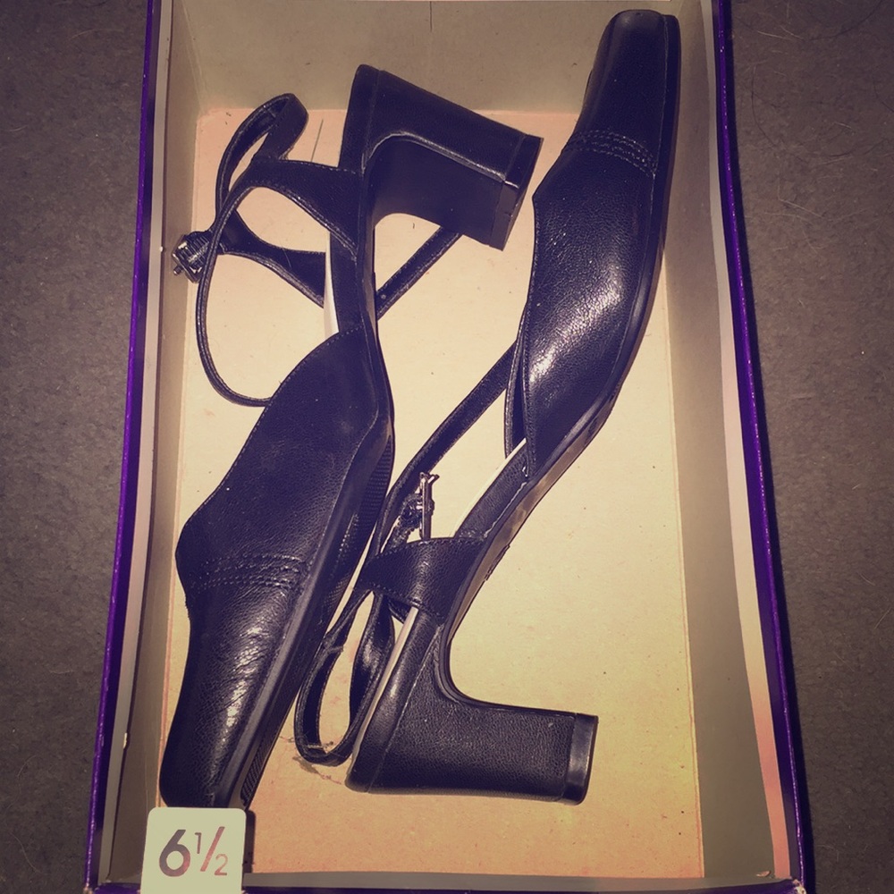 Ashely taylor black wide wedge heels